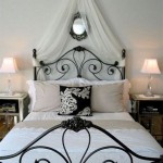 Black Wrought Iron Bed Decorating Ideas